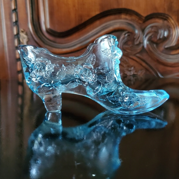 Light Blue Fenton 💙 Cabbage Rose🌹Art Glass Slipper - Picture 3 of 16